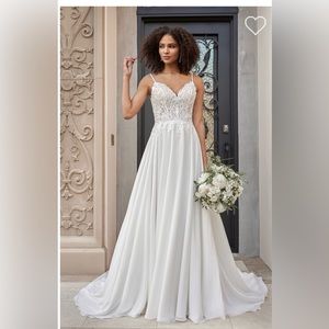 NWT BRIDAL DRESS